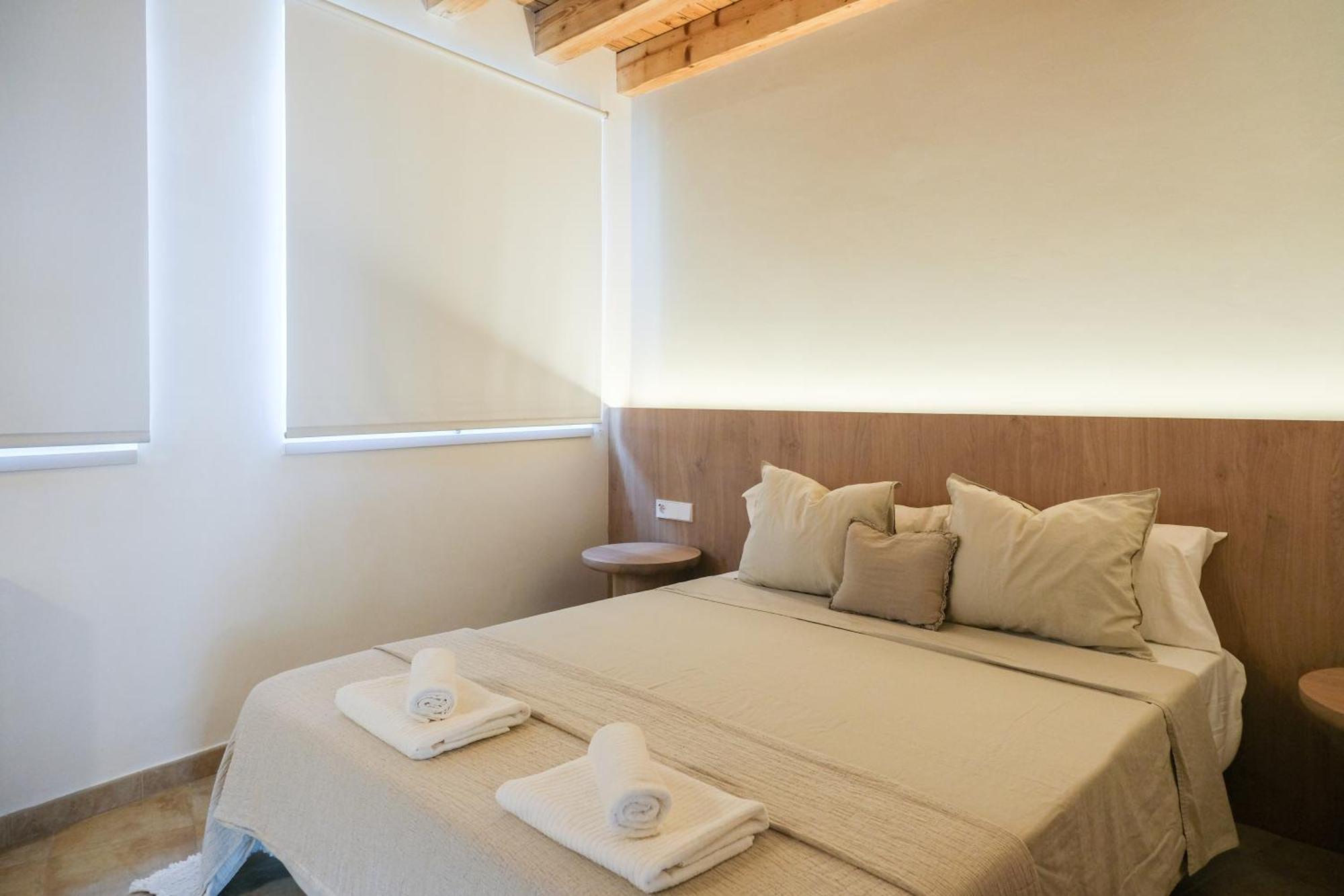 Latic Del Portalet Vistas Al Puente De Apartament Besalú