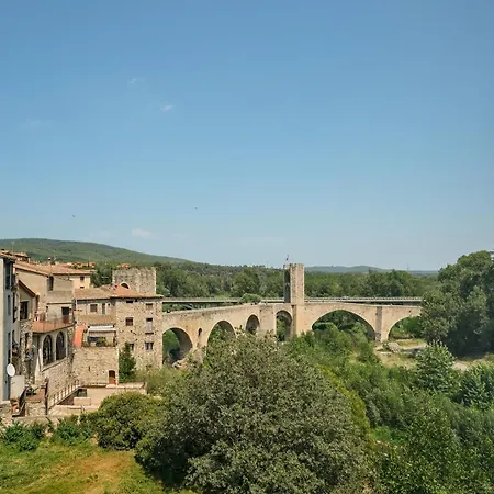 Latic Del Portalet Vistas Al Puente De Besalu Apartment Exterior photo